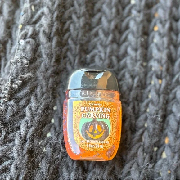 Happy Halloween Themed Pouch and Accessories Set - Picture 6 of 12